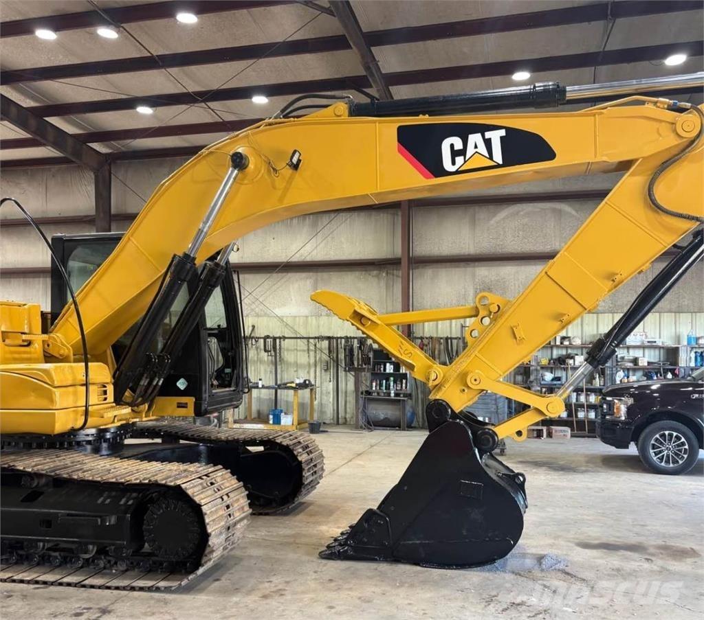 CAT 320DL Гусеничні екскаватори