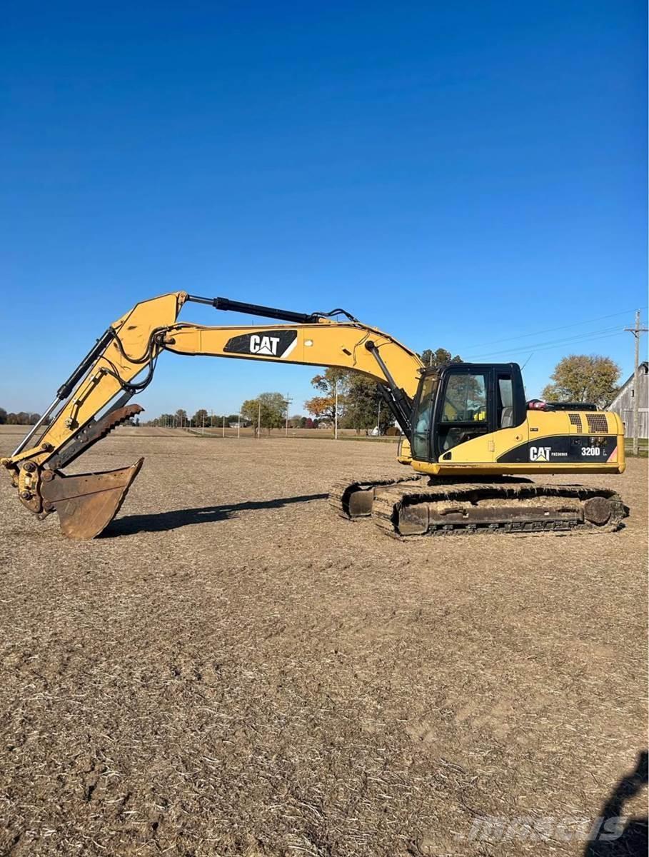 CAT 320DL Гусеничні екскаватори