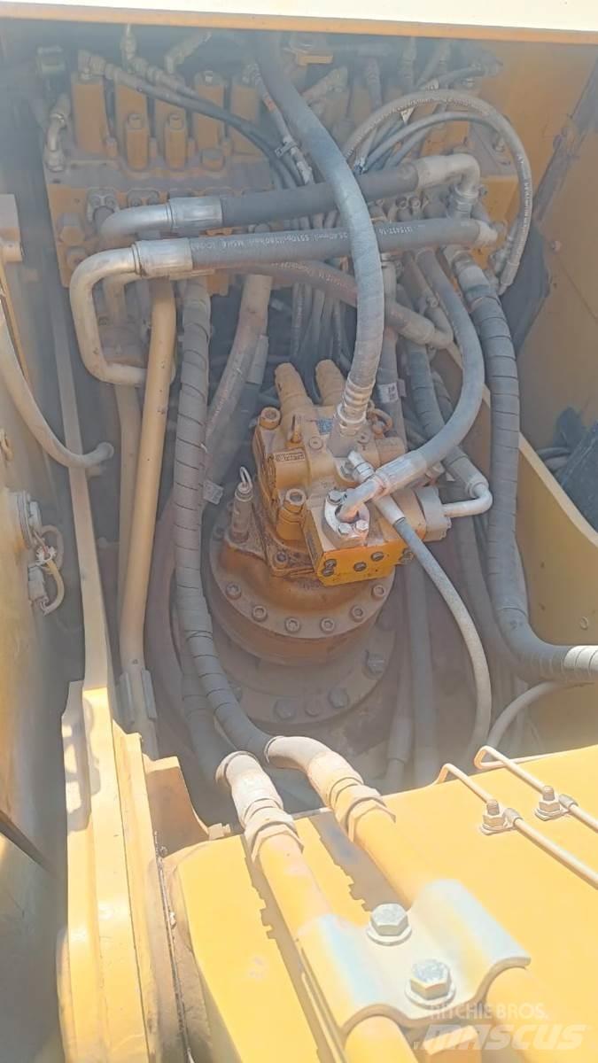 CAT 323D3 Гусеничні екскаватори