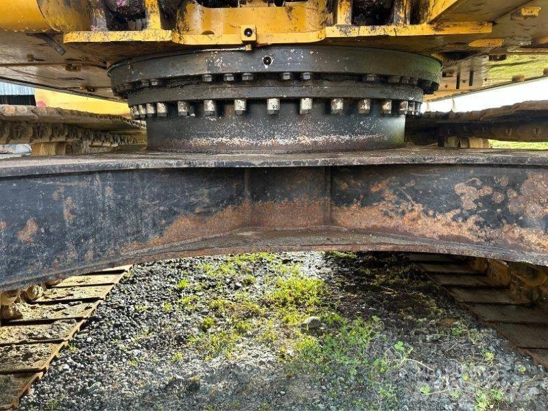 CAT 323FL Гусеничні екскаватори