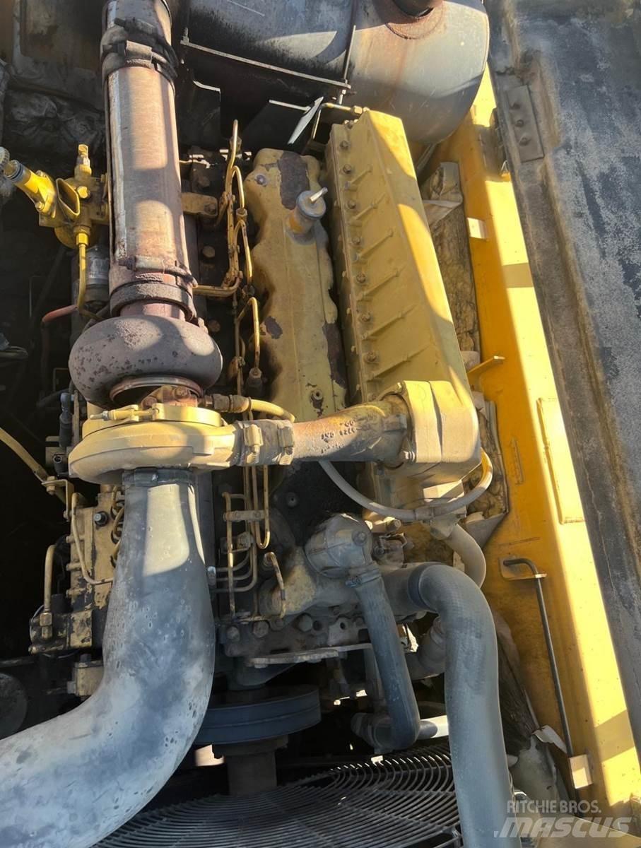 CAT 330BL Гусеничні екскаватори