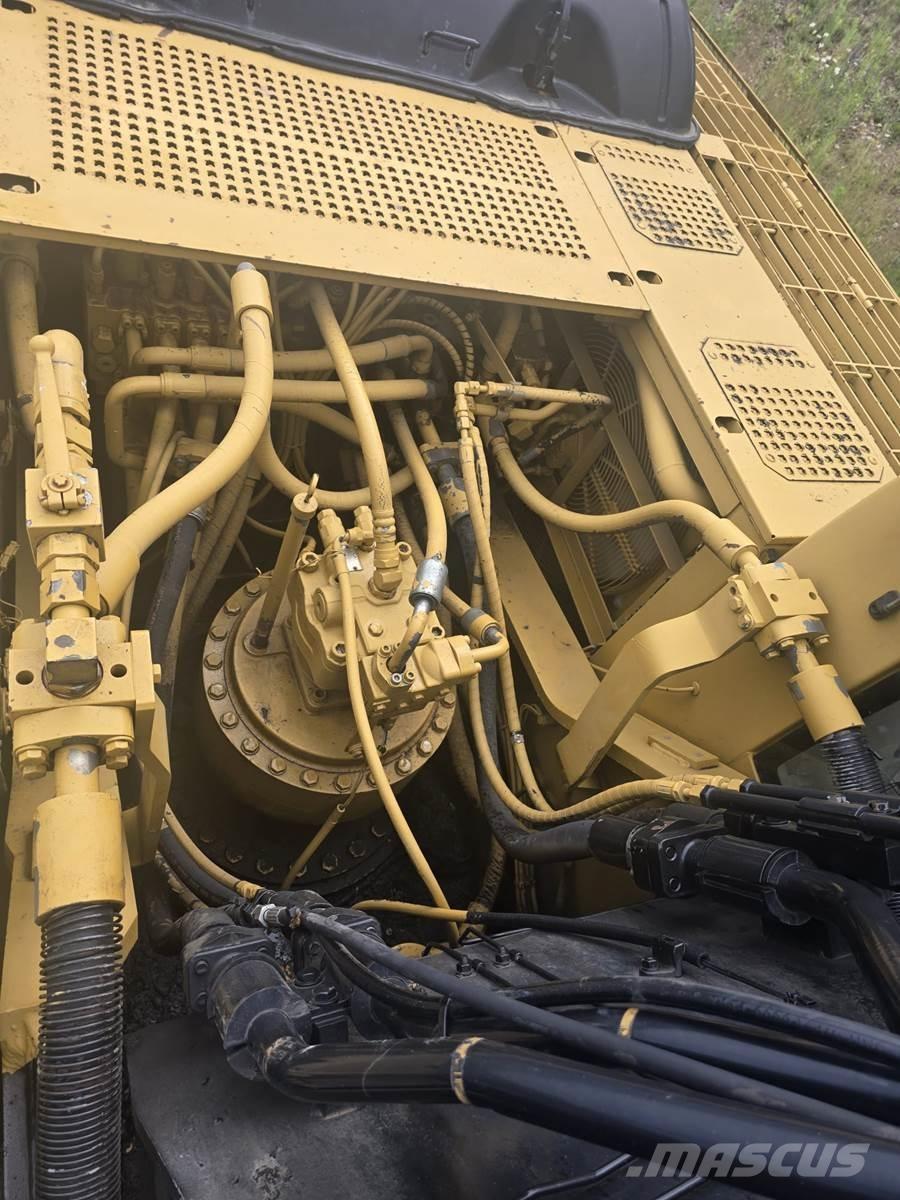 CAT 330CL Гусеничні екскаватори