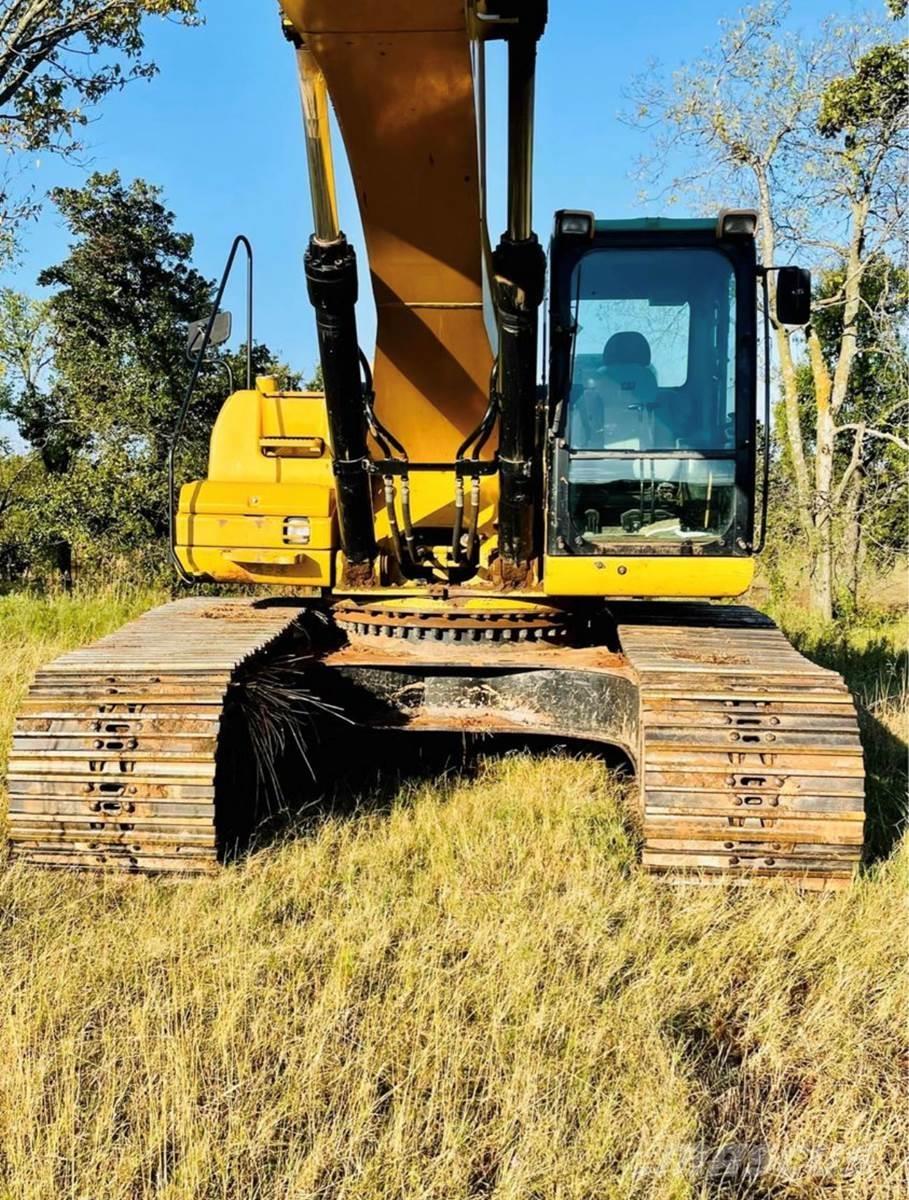 CAT 330DL Гусеничні екскаватори