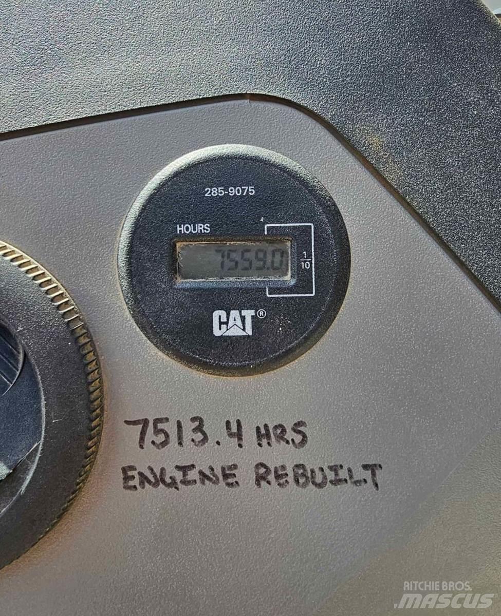 CAT 420E Екскаватори-навантажувачі