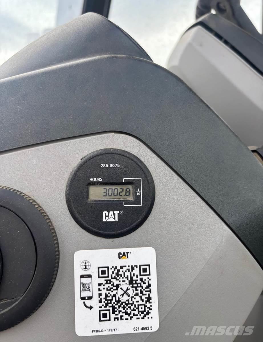 CAT 420E Екскаватори-навантажувачі