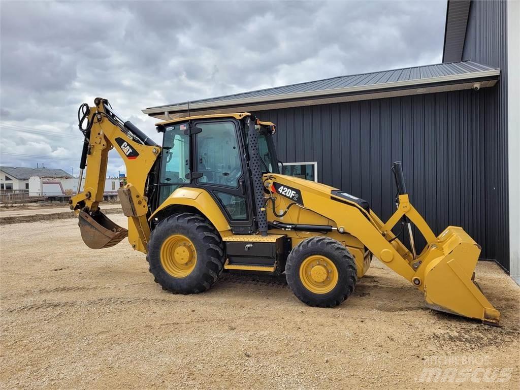 CAT 420F2 Екскаватори-навантажувачі