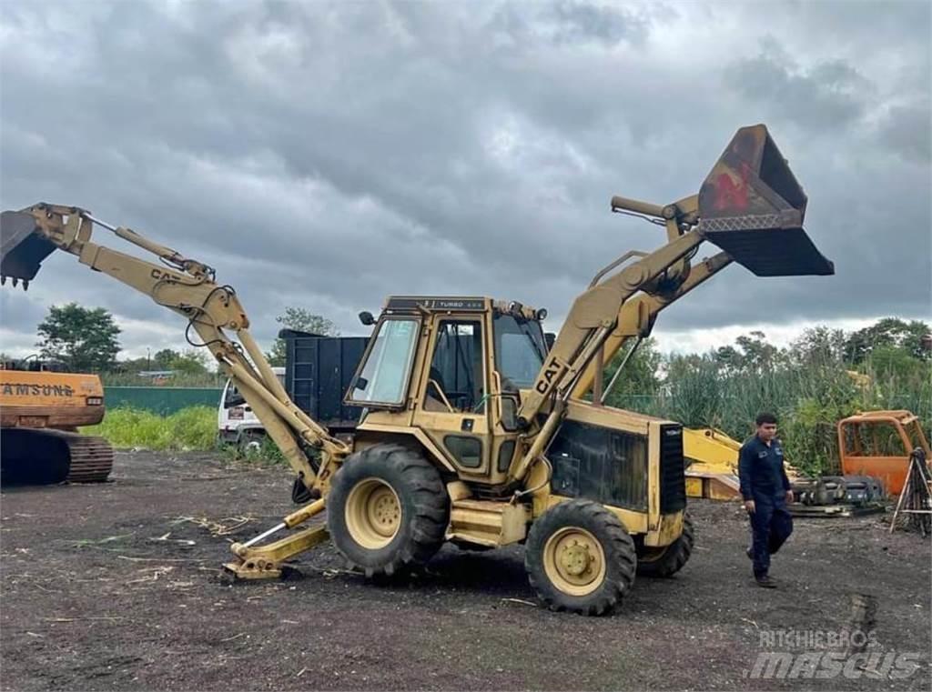 CAT 426 Екскаватори-навантажувачі