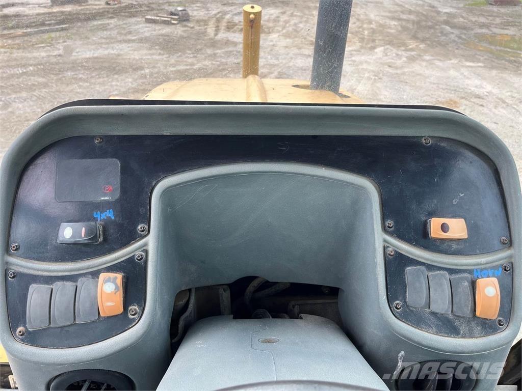 CAT 430D Екскаватори-навантажувачі