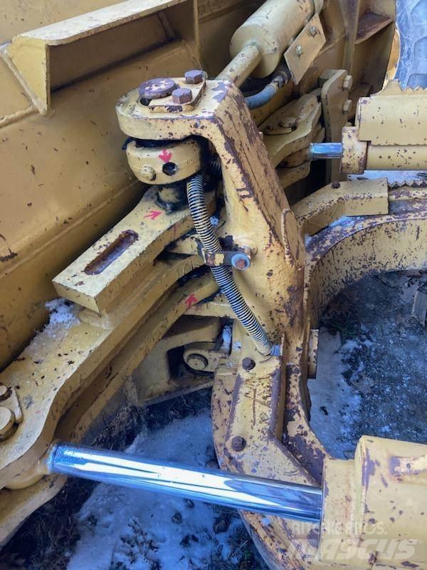 CAT 517 Трельовочні трактора