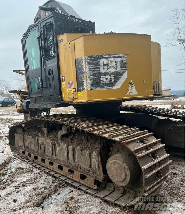 CAT 521 Валочно-пакетувальні машини