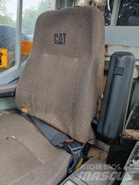 CAT 521 Валочно-пакетувальні машини