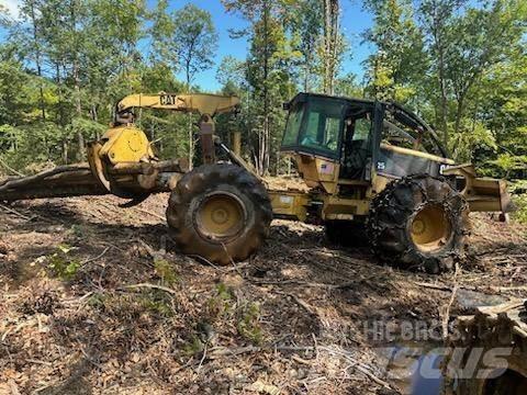 CAT 525 Трельовочні трактора