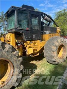 CAT 525C Трельовочні трактора
