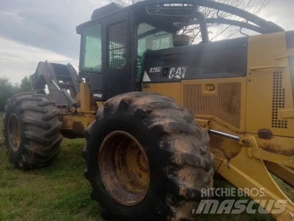 CAT 525C Трельовочні трактора