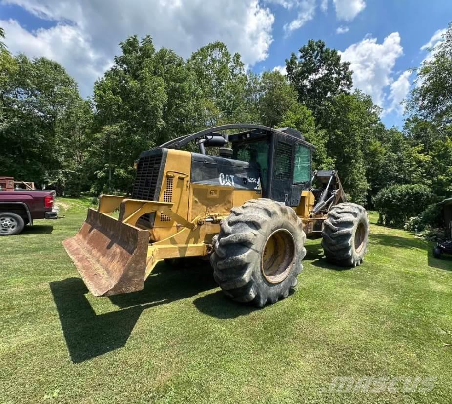 CAT 525C Трельовочні трактора