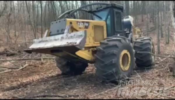 CAT 525D Трельовочні трактора