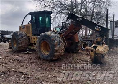 CAT 525D Трельовочні трактора