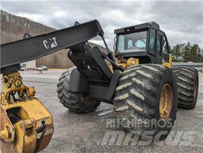 CAT 535C Трельовочні трактора