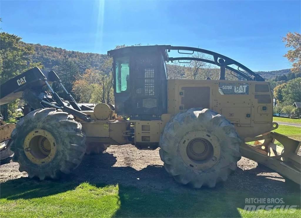 CAT 535D Трельовочні трактора
