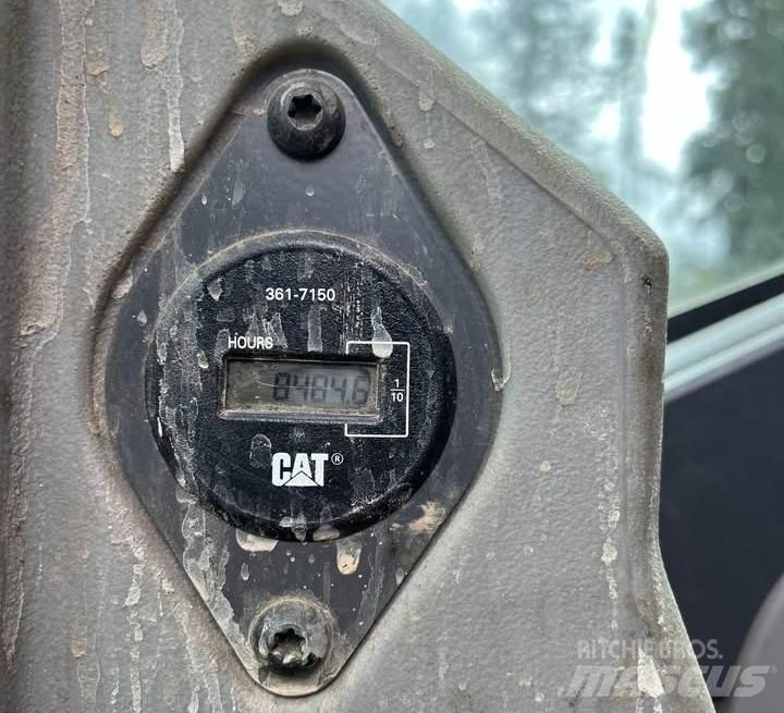 CAT 568 LL Лісонавантажувачі