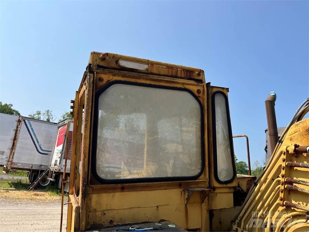 CAT 613C Скрепери