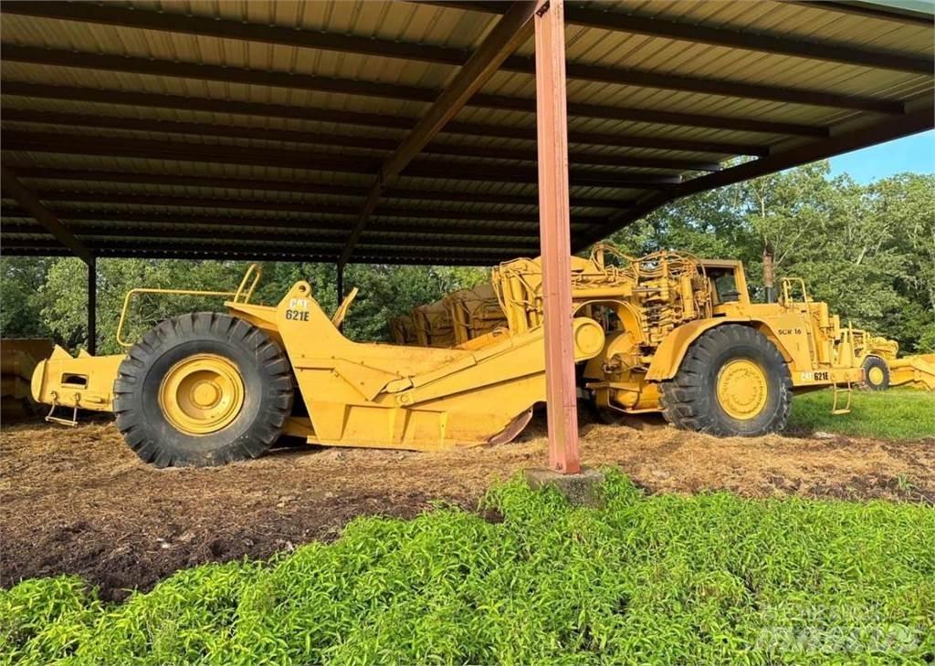 CAT 621E Скрепери