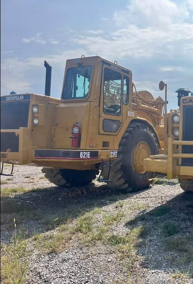 CAT 621E Скрепери