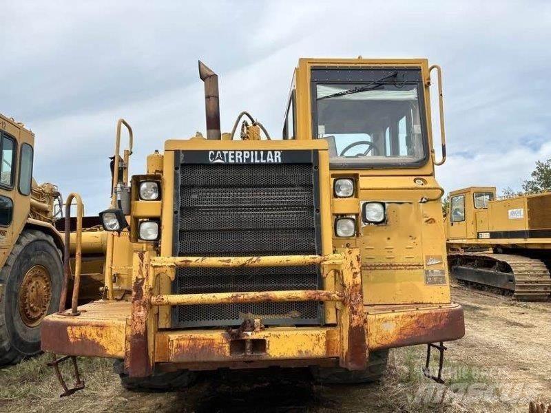 CAT 621F Скрепери