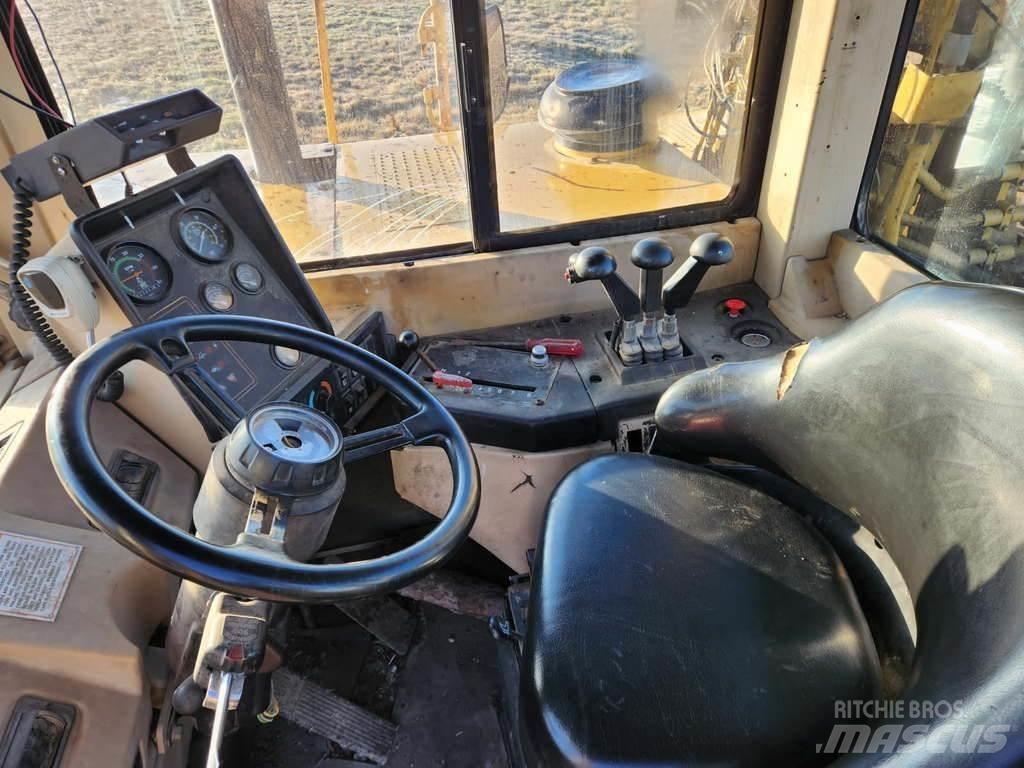 CAT 621F Скрепери