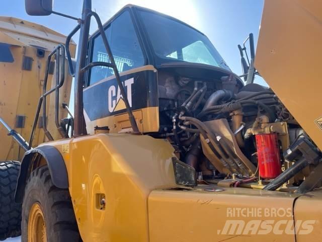 CAT 730 Зчленовані самоскиди