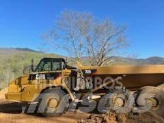 CAT 735 Панельні фургони