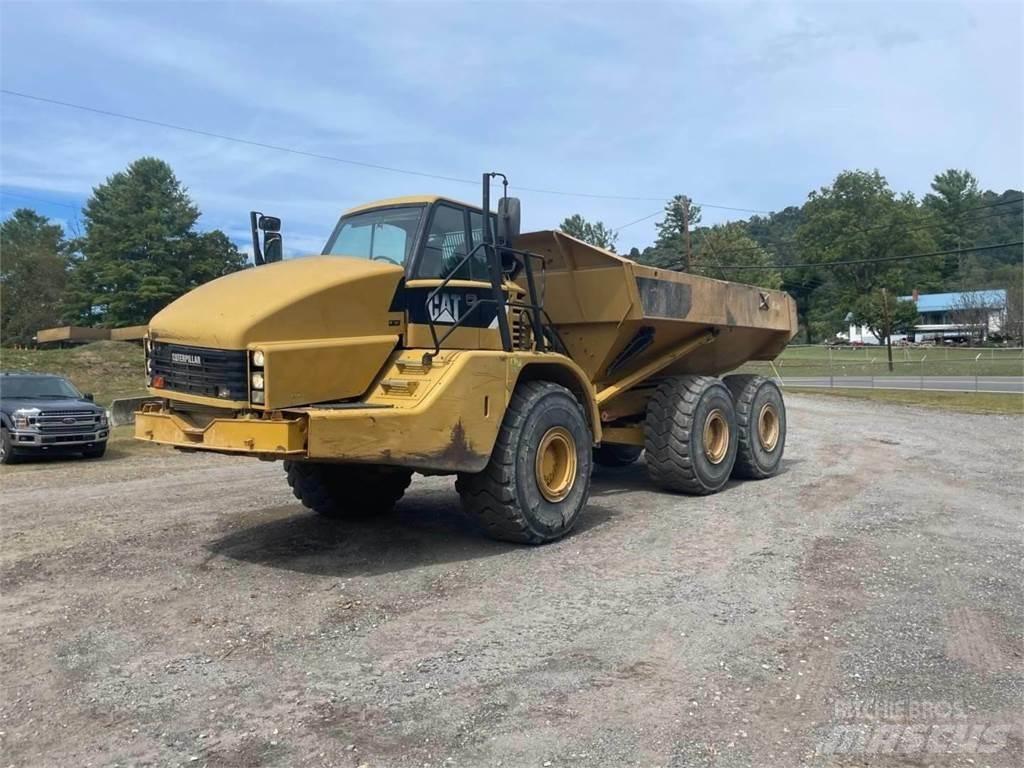 CAT 740 Зчленовані самоскиди