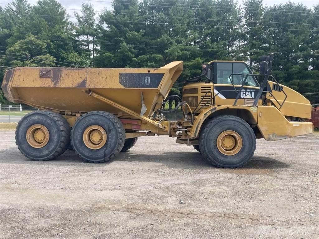 CAT 740 Зчленовані самоскиди
