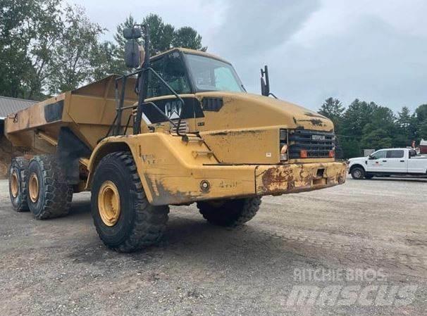 CAT 740 Зчленовані самоскиди