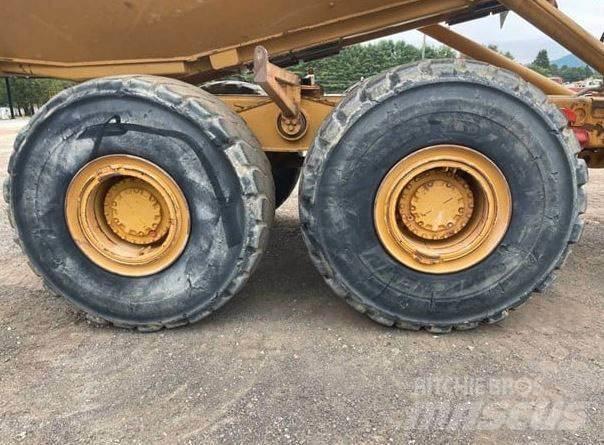 CAT 740 Зчленовані самоскиди
