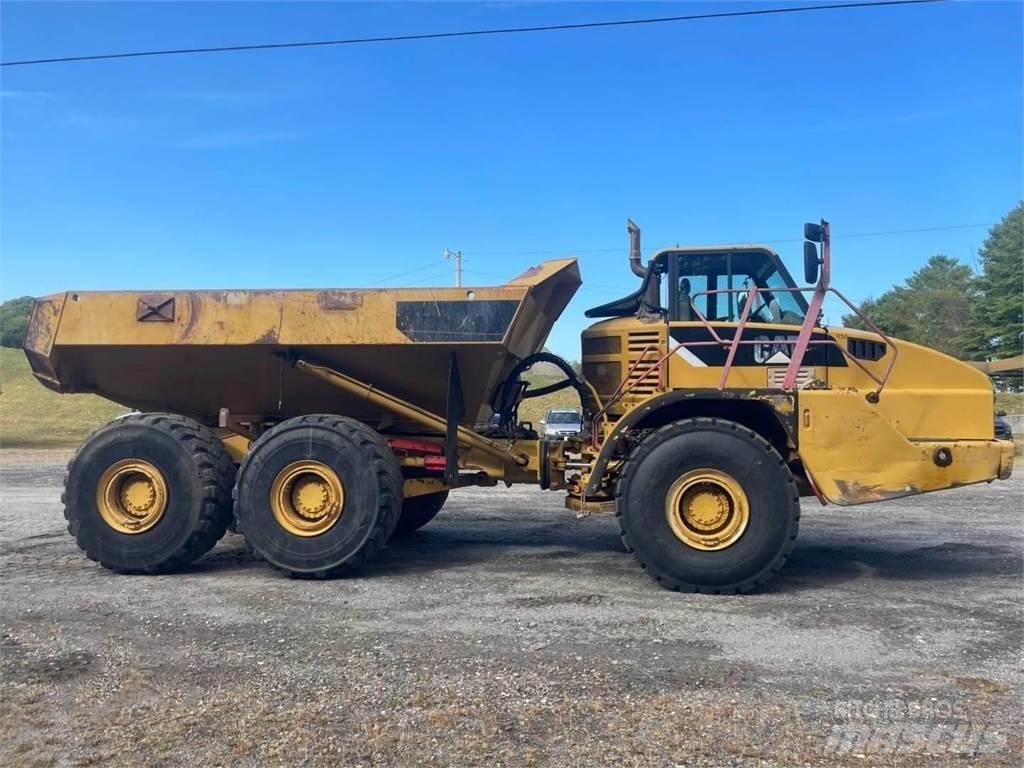 CAT 740 Зчленовані самоскиди