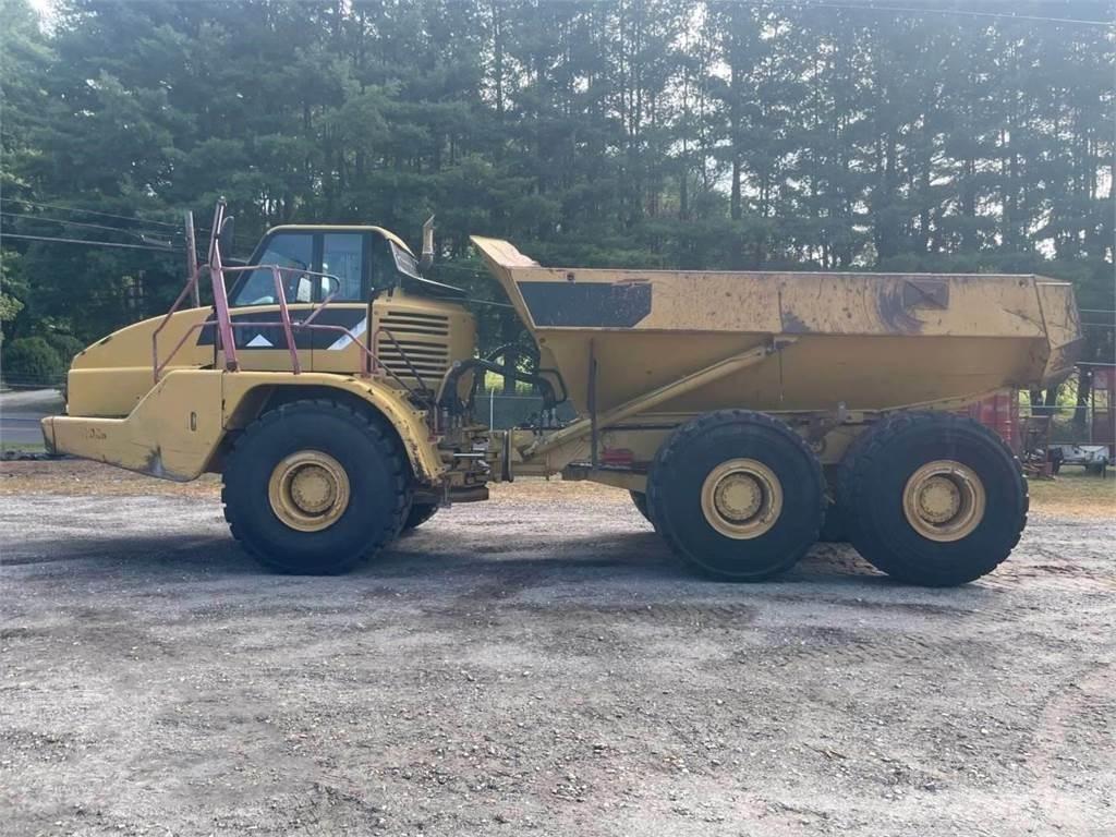 CAT 740 Зчленовані самоскиди