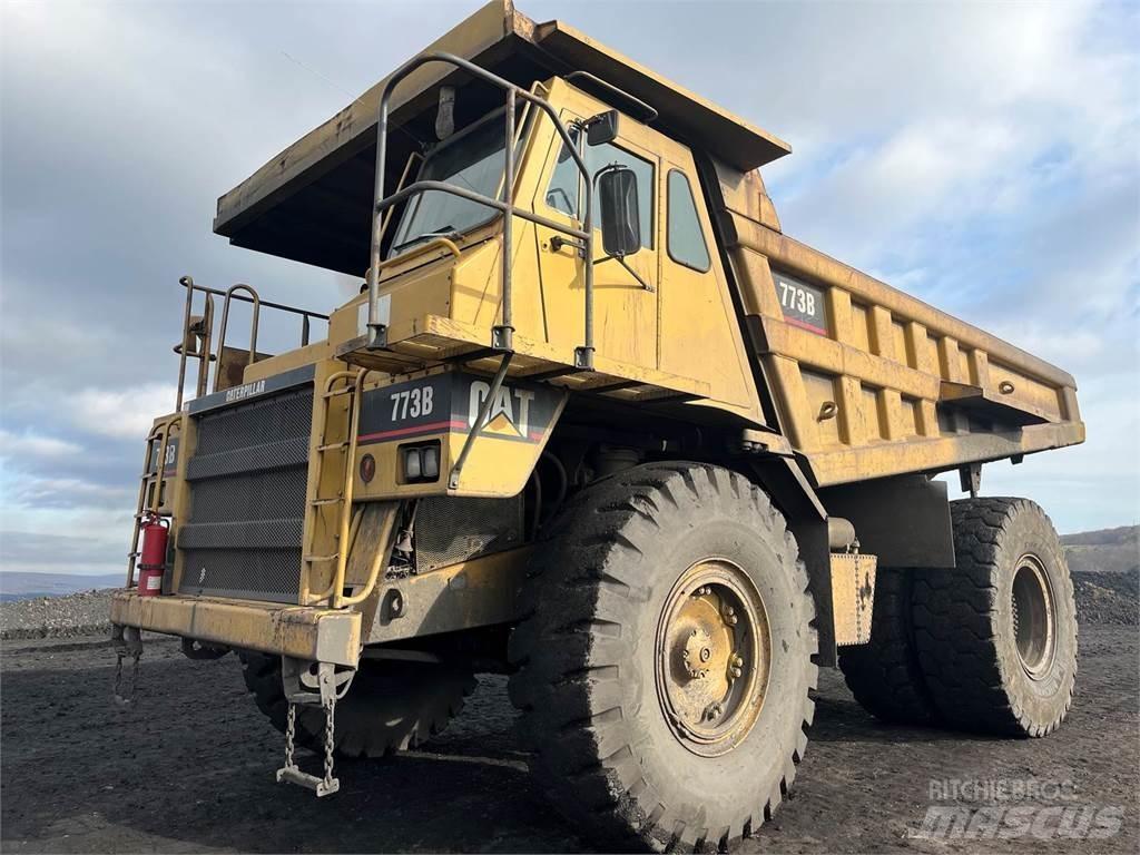 CAT 773B Зчленовані самоскиди