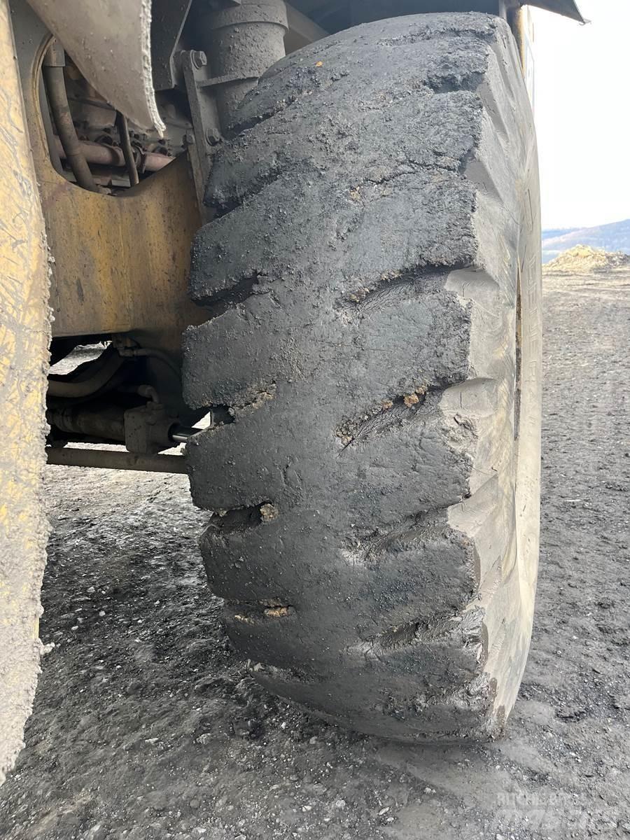 CAT 773B Зчленовані самоскиди