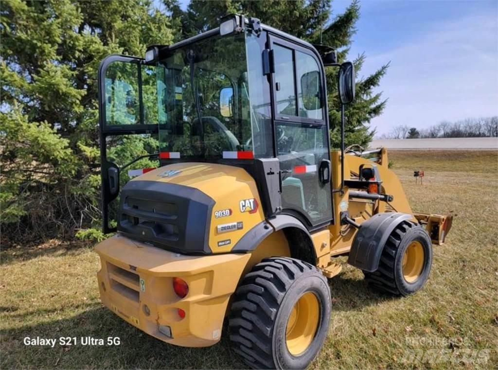 CAT 903D Фронтальні навантажувачі