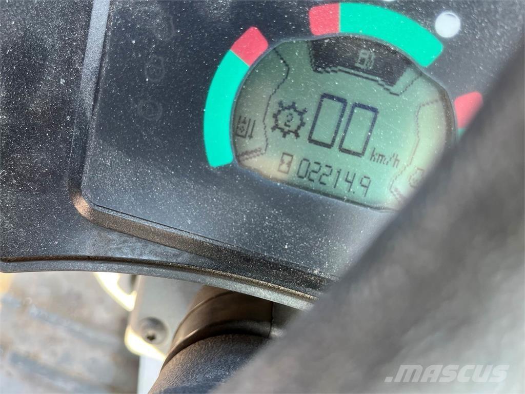 CAT 906 Фронтальні навантажувачі