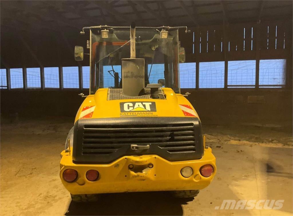 CAT 906H Фронтальні навантажувачі