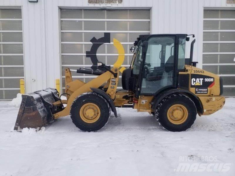 CAT 906M Фронтальні навантажувачі