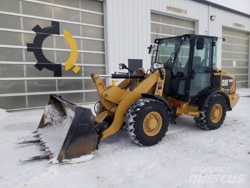 CAT 906M Фронтальні навантажувачі