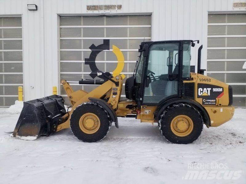 CAT 906M Фронтальні навантажувачі
