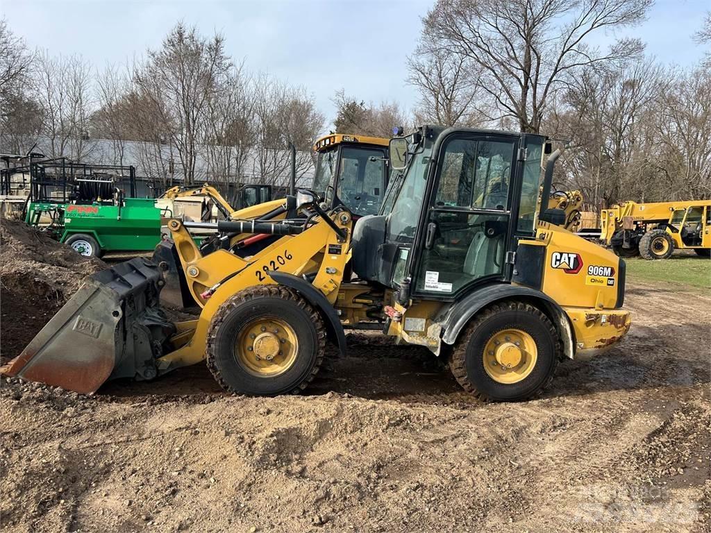 CAT 906M Фронтальні навантажувачі
