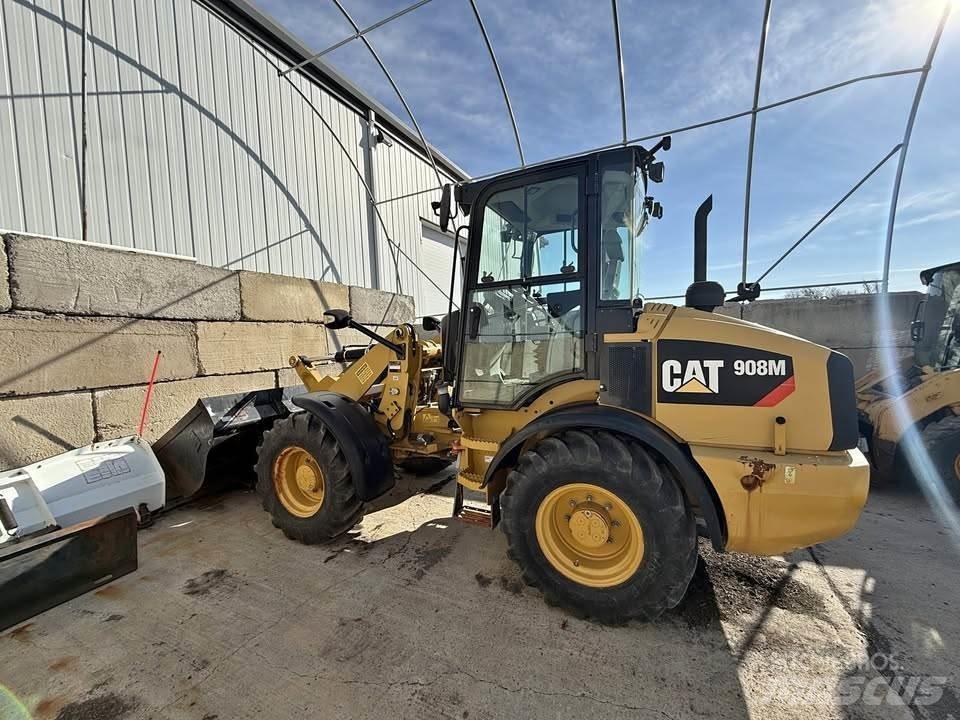 CAT 908M Фронтальні навантажувачі