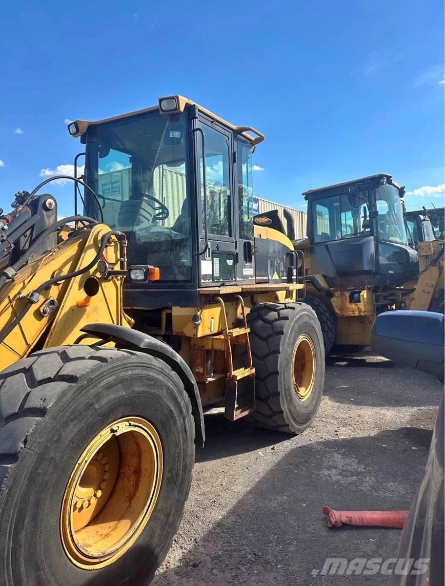 CAT 924G Фронтальні навантажувачі