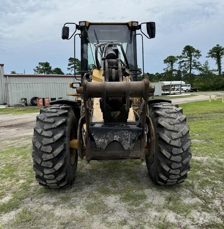 CAT 924G Фронтальні навантажувачі