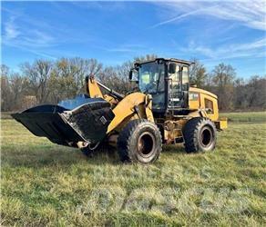 CAT 924K Фронтальні навантажувачі
